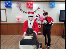 의정부 흥선청소년문화의집 크리스마스 행복 나눔 활동 ‘기부(Give) and 산타’운영  기사 이미지