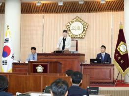 여야 힘겨루기 끝에 고양시의회 정상화 김미수 의원, 제10대 전반기 의장 선출… 장기간 원 구성 진통 마침표 기사 이미지